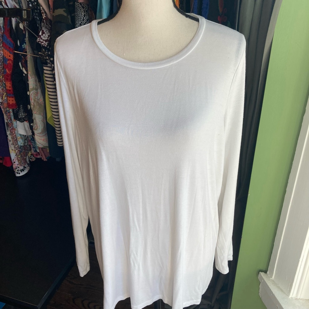 Women's Torrid super-soft knits Long Sleeve Top Size 1 White